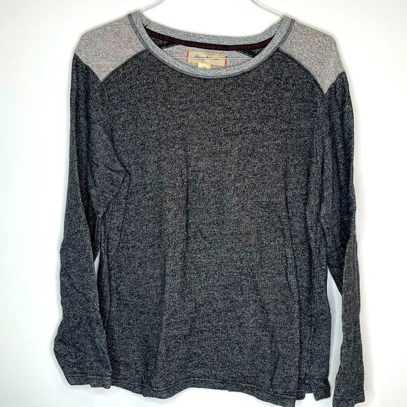 Tommy Bahama Gray-Silver Soft LS Top size Large - Picture 2 of 4